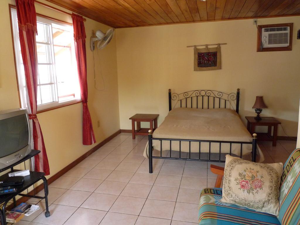 Hotel Posada Isla Chica Bocas del Toro Habitación foto